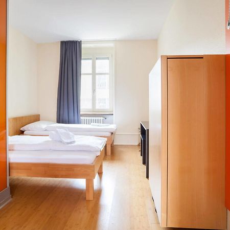 Easyhotel Basel - Self Service And Self Check-In Екстер'єр фото