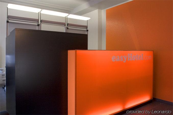 Easyhotel Basel - Self Service And Self Check-In Екстер'єр фото